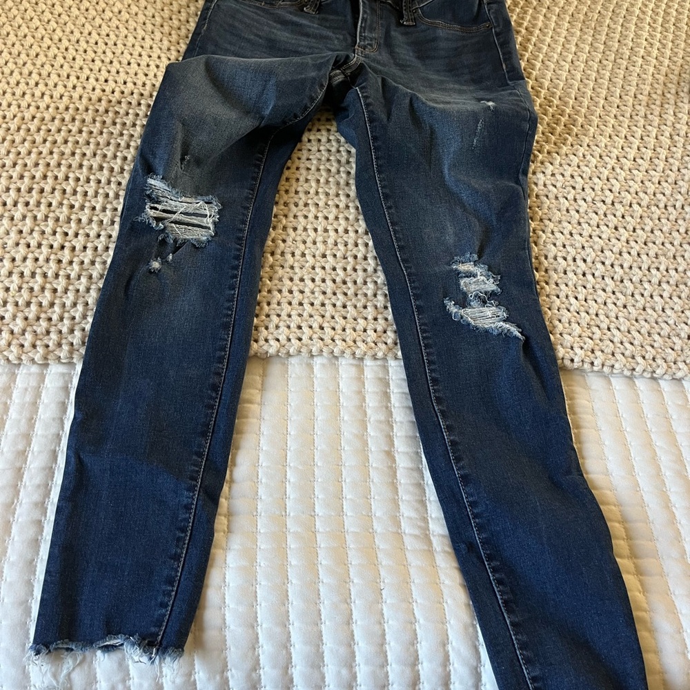 Universal Thread Dark Blue Distressed Skinny Jeans